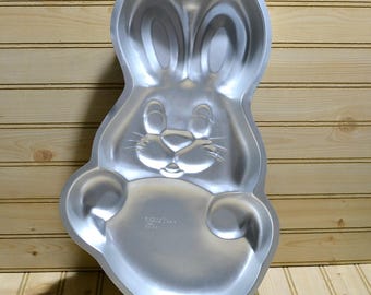 Wilton bunny cheap cake pan