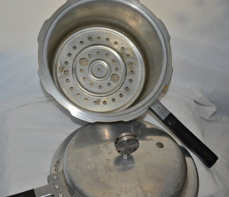 Vintage Mirro Pressure Pan/Cooker 4 Quart 394M Made in Etsy