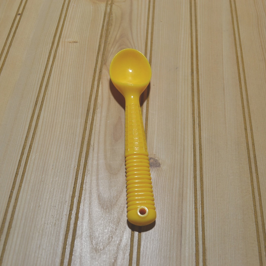 Vintage Ice Cream Scoop Yellow Plastic Waffle Cone Handle