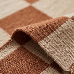 Tappeto a scacchiera color terracotta, moderno tappeto scandinavo a tessitura piatta tessuto a mano.