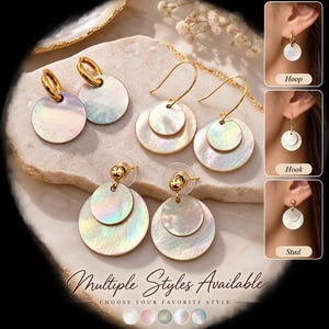 Peut inclure: Trois paires de boucles d'oreilles composées de disques circulaires en nacre irisée avec des éléments dorés. Les styles incluent des créoles, des crochets et des clous. Le texte Multiple Styles Available et Choose Your Favorite Style est visible.