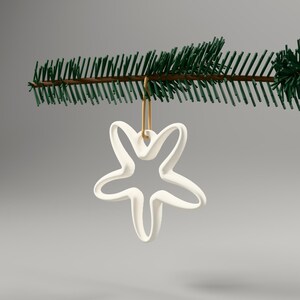 3er-Set Bandstern Anhänger Elfenbein – Christbaumschmuck Stern, Weihnachtsdeko skandinavisch, 3D-Druck Baumschmuck – angle-1