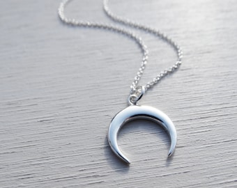81stgeneration Ciondolo a Forma di Coda di Balena Hei Matau in Osso Intagliato a Mano | Accessorio da Surfista da Uomo | Collana Fatta a Mano con Amo da Pesca | Amuleto