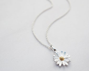 Sterling Silver Daisy Necklace
