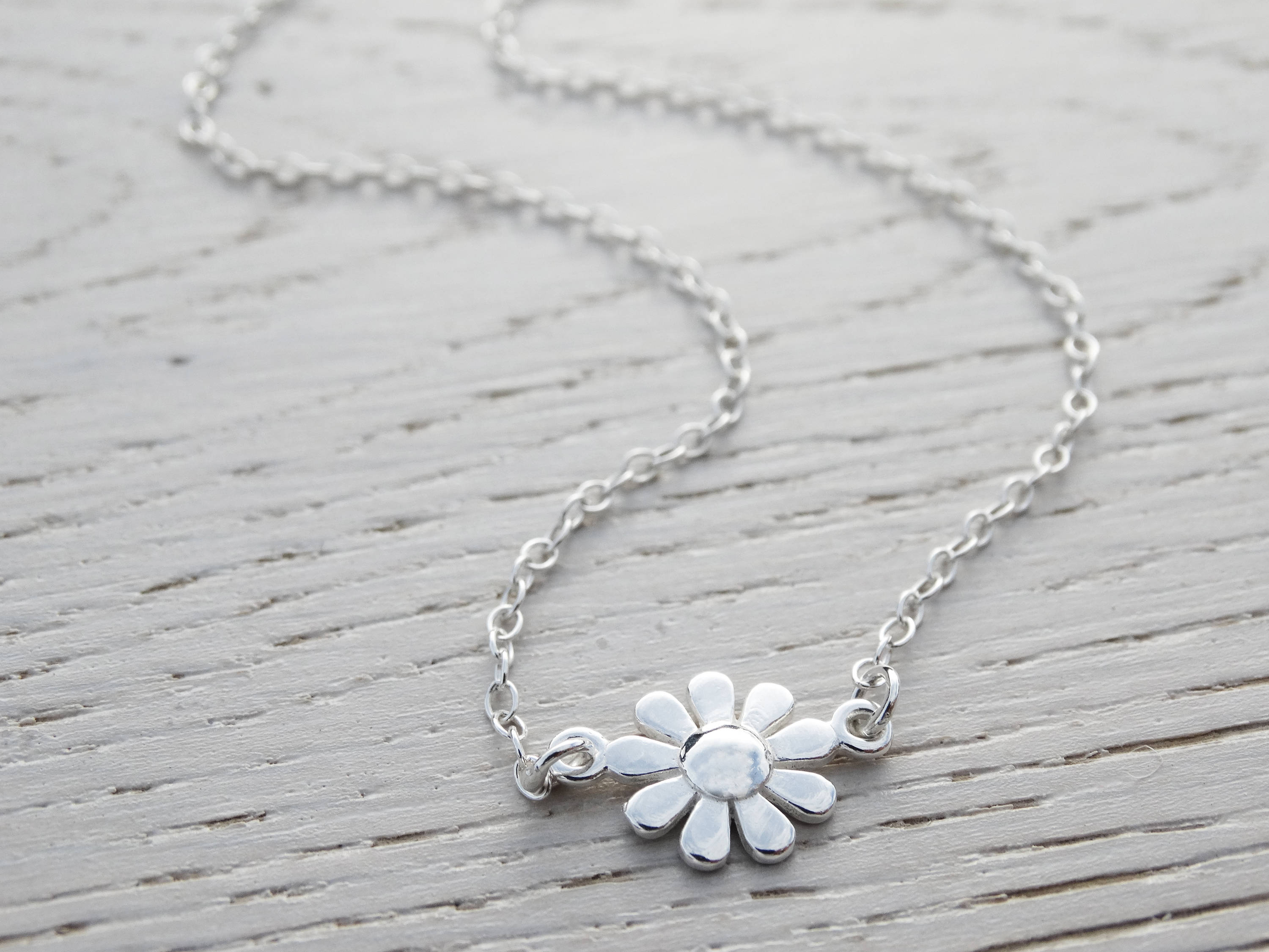Daisy chain sales necklace silver