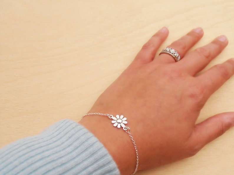 Silver Daisy Bracelet, Dainty Sterling Silver Bracelet image 2