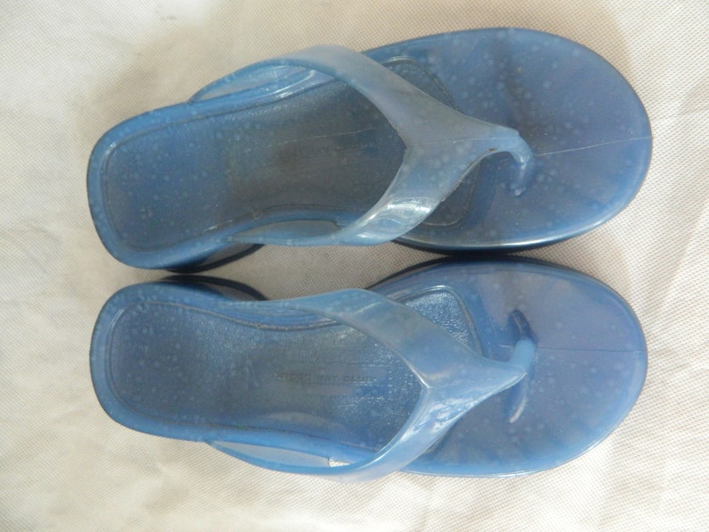 Vintage Womens Plastic Blue Flip Flop Sandals Size 6