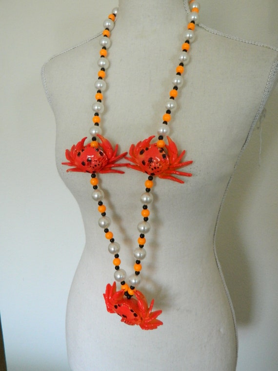 Vintage Large Wood Crab Beaded Necklace, Crab Fes… - image 3