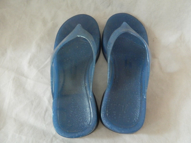 Vintage Womens Plastic Blue Flip Flop Sandals Size 6