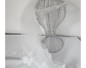 Vintage 80s Beaded Crown Bridal Veil White Sheer Lace Tulle 18"