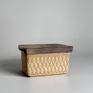 Jens H. Quistgaard "Relief" Butter Dish — Kronjyden / Bing & Grøndahl — danska 1957