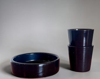 Bol de gres modelo 3628 de Maria Philippi para Soholm con esmalte azul oscuro.