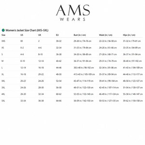 Op de afbeelding: Een maattabel voor damesjassen (XXS-5XL) met afmetingen in inches en centimeters. De tabel bevat borst-, taille- en heupmaten, samen met bijbehorende US-, UK- en EU-maten. De merknaam "AMS WEARS" staat bovenaan.