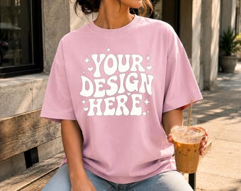 Comfort Colors 1717 Blossom mockup, oversized roze t-shirtmodel, vrouwelijk lifestyle-T-shirt, POD-model JPG download