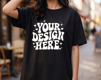 Mockup Gildan 5000 zwart shirt, zwarte T-shirtfoto, Street Lifestyle-modelmodel, oversized T-shirt, vooraanzicht, POD-model