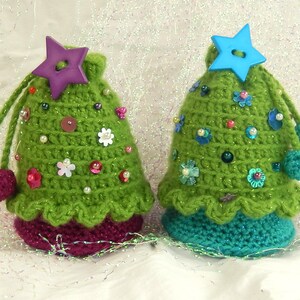 Mr & Mrs Snow with Christmas Tree Gift Bag Amigurumi Crochet Pattern image 3