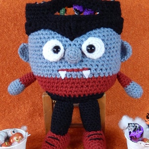 Trick or Treat Bags Vampire, Witch and Pumpkin, Bucket Heads Amigurumi Crochet Pattern image 8