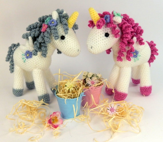 かぎ針編みのパターン - ユニコーンのカーリキュー - 編みぐるみ