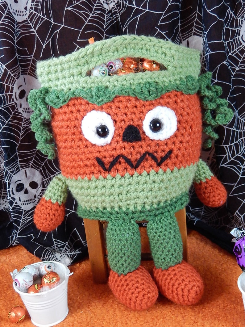 Trick or Treat Bags Vampire, Witch and Pumpkin, Bucket Heads Amigurumi Crochet Pattern image 6