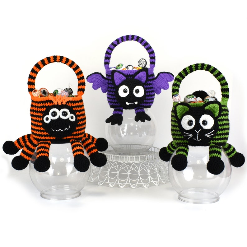 Spider, Bat and Cat Treat Bags crochet pattern listing photo by mojimojidesign