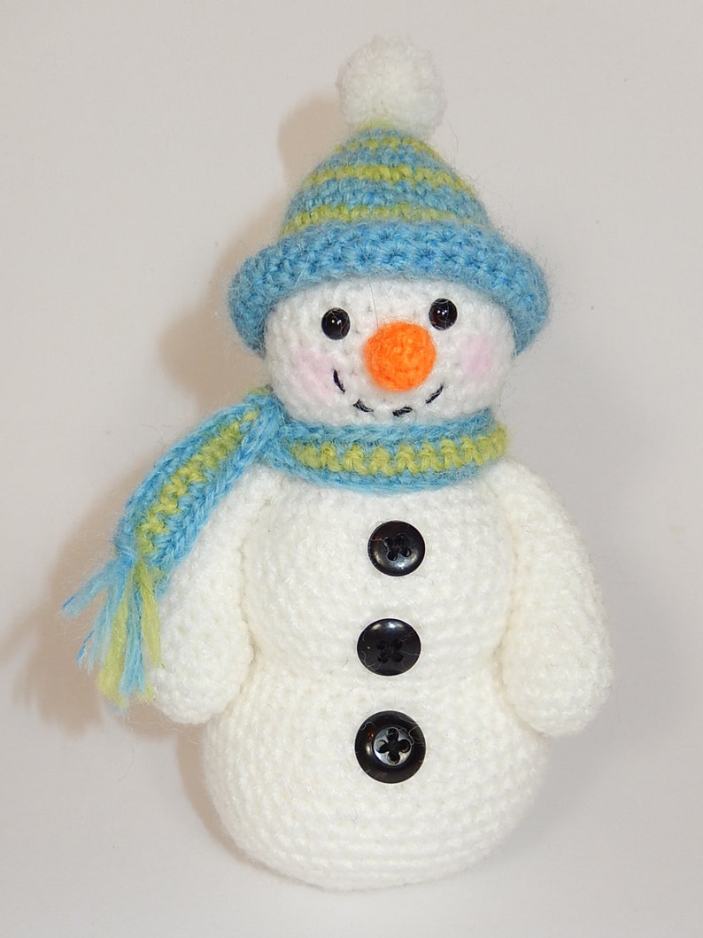 Frosty, Freezy and Fred Snowman Amigurumi Crochet Pattern image 4