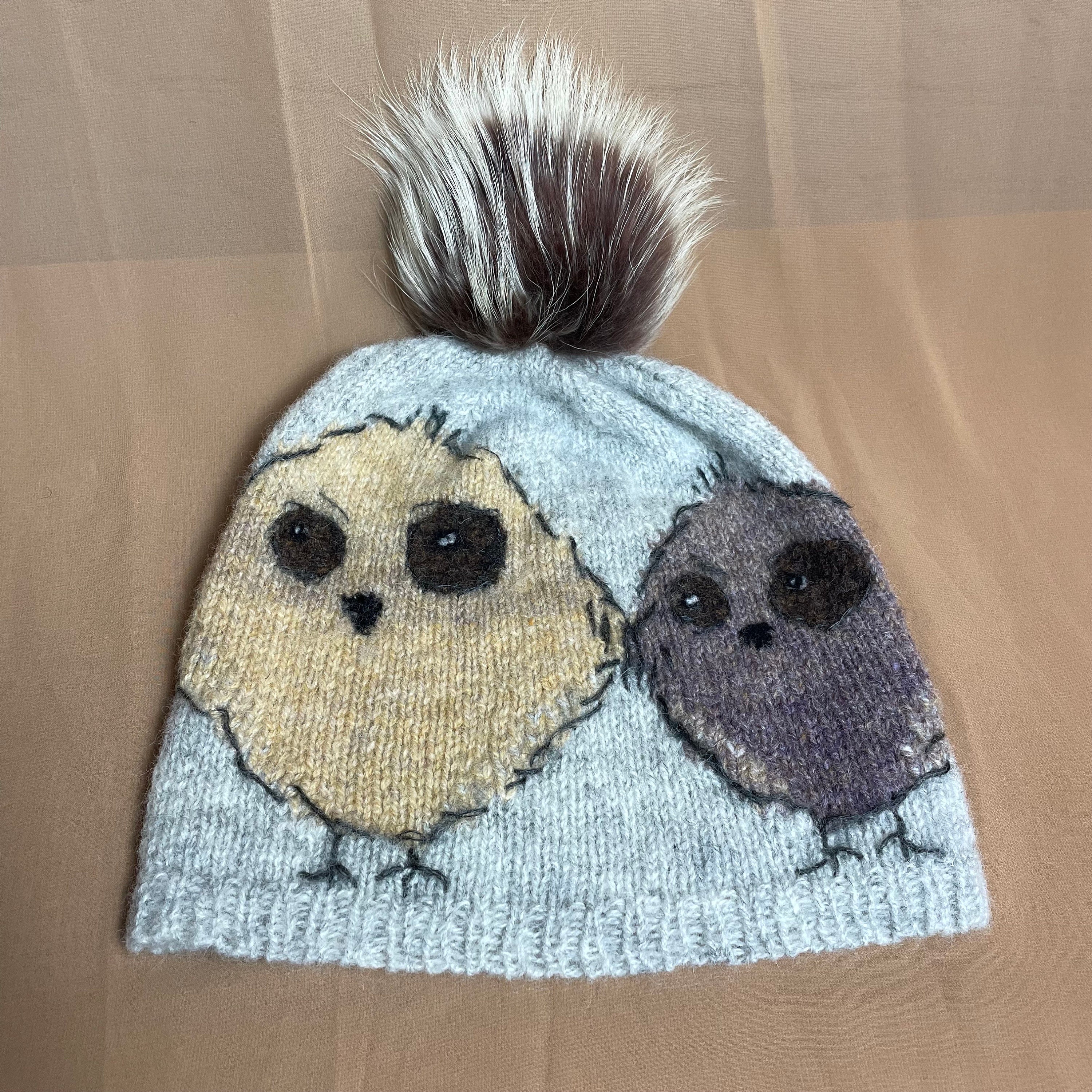 Handmade knit wool hat with 2 friendly owls and real fox detachable pompom Handmade Knit Wool Hat With 2 Friendly Owls and Real Fox  main image 4