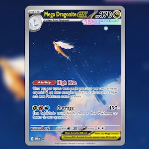 Op de afbeelding: Een Pokémon-kaart met Mega Dragonite EX. De kaart toont een draakachtig wezen in een sterrenhemel. Tekst op de kaart is onder meer "Mega Dragonite EX" en "High Rise". De kaart heeft 370 HP.