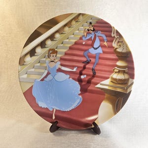 Sixth in the Disney's first ever collector series depicting scenes from the original motion picture of Cinderella by Knowles