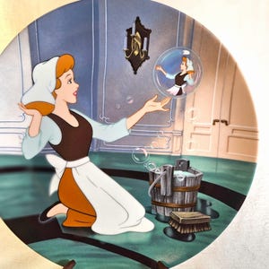 Third in the Disney's first ever collector series depicting scenes from the original motion picture of Cinderella by Knowles