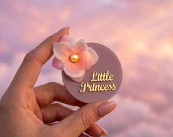 Personalisierte Blumen Magnet Babypartybevorzugung | Willkommen benutzerdefinierte Namen Geschenk | Orchidee Neugeborenen Andenken, Taufe, Mauve Floral, Geburtsankündigung
