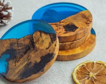 Posavasos personalizados de madera y resina, posavasos con nombre personalizado, decoración rústica de mesa hecha a mano, regalo de boda o de inauguración de casa, regalo único.