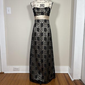 betsy and adam black and white dress Gowns Fits true to size Jovani - 45788 - TAILLE:L LowStock:43446239395891 Evening gown