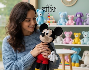 Patrón clásico de ratón de dibujos animados a crochet, tutorial de peluche amigurumi con pantalones cortos rojos, regalo icónico hecho a mano en PDF