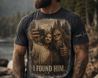 Ich fand ihn Jesus Selfie Shirt Lustiges christliches Bigfoot Jesus T-Shirt Sasquatch Geschenk