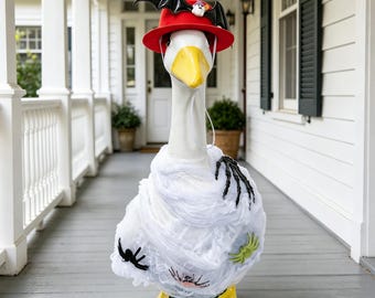 Déguisement d'oie momie d'Halloween pour oie des pelouses de 61 cm, chapeau rouge avec ailes de chauve-souris et main squelette, cadeau déco de ferme automne effrayant