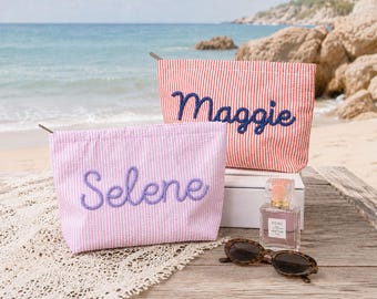 Companheiro(a) de férias europeu(a): Nécessaire de maquiagem personalizada em seersucker, estojo de chenille personalizado com nome [N]