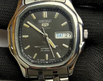 Vintage Seiko Automatic Watch 7S36-5000 Movement • Black Dial • Day-Date • Stainless Steel Bracelet