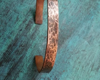 Martellato braccialetto di rame, anticata, Patina, rame bracciale, braccialetto miscelati metallo, sconnessa bucciato