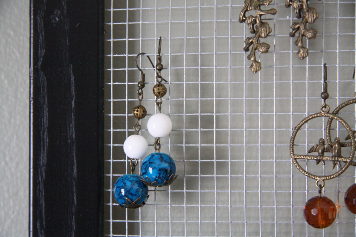 Earring Holder, 8 X 10 Black Earring Display, Wire Mesh Earring Hanger, Trendy Earring Holder