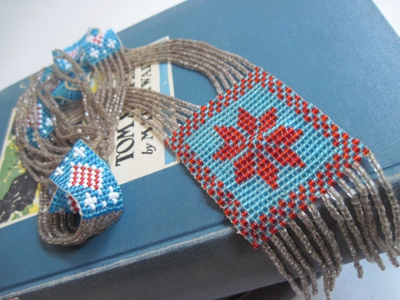 Vintage Native American Seed Beaded Necklace - image 1