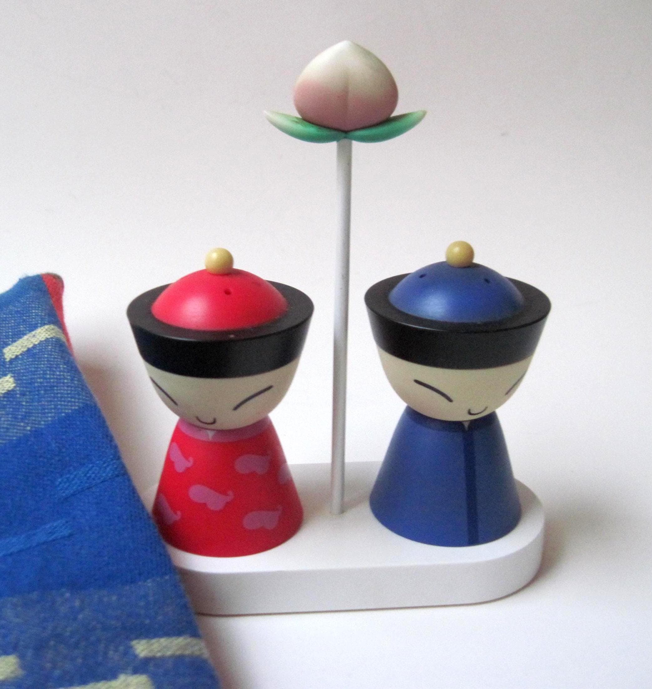Alessi Mr. & Mrs. Chin Salt and Pepper Set National Palace Museum