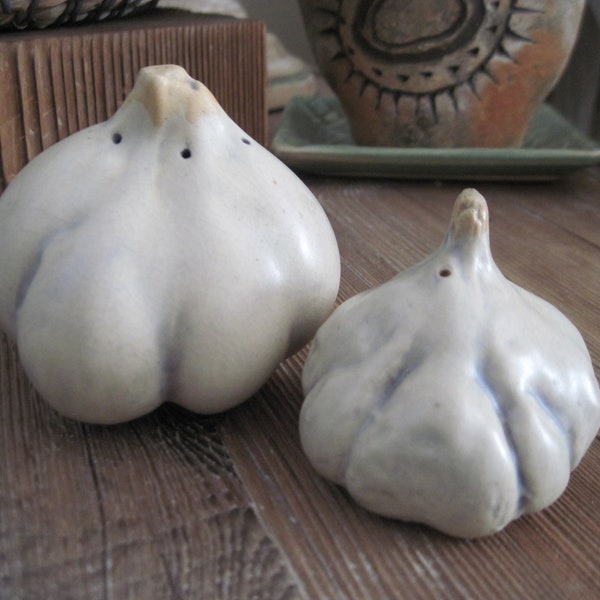 Vintage Patricia Garrett Garlic Clove Salt and Pepper Set