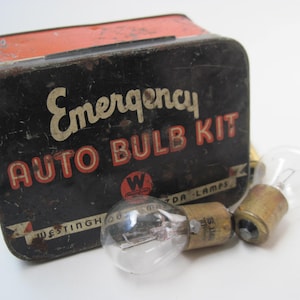 Vintage Westinghouse Mazda Lamps Emergency Auto Bulb Kit Tin