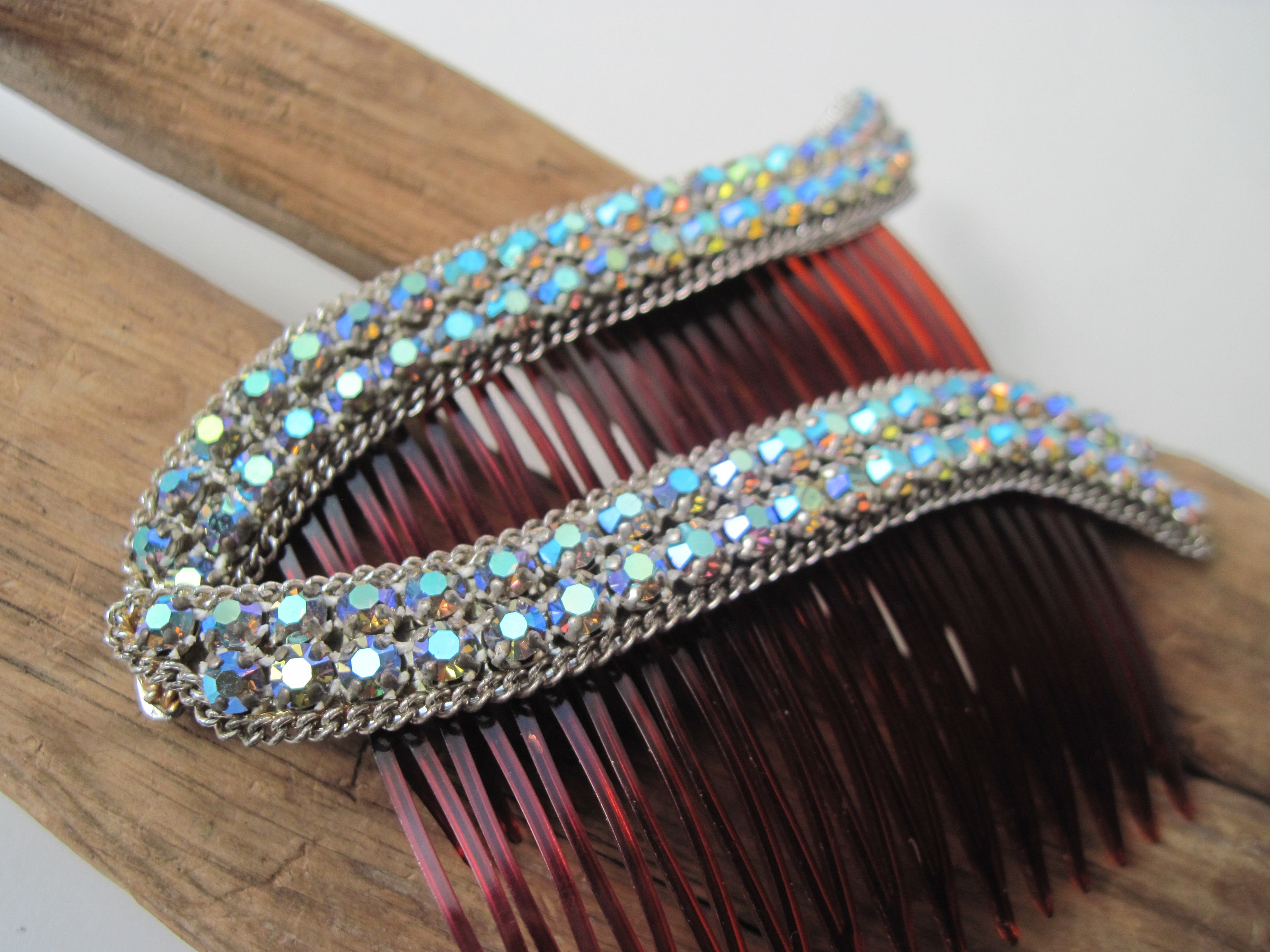 Vintage Pair of Hair Combs With Aurora Borealis Rhinestones  display picture 2
