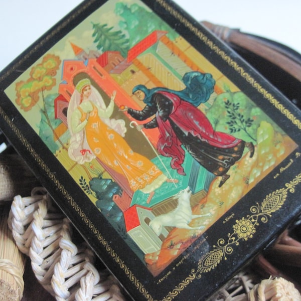 Vintage Signed Painted Russian Palekh Lacquer Box