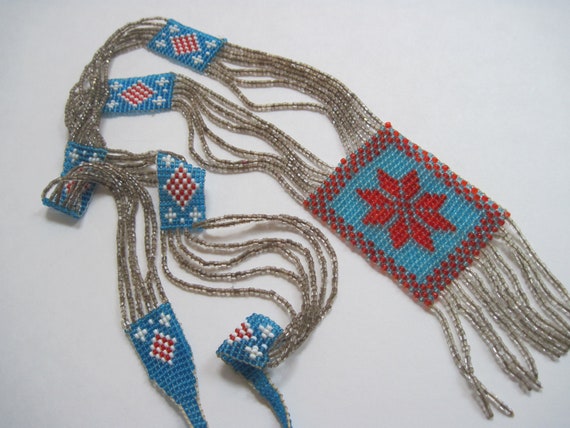 Vintage Native American Seed Beaded Necklace - image 3