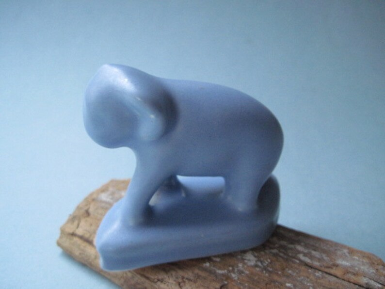 Vintage Ceramic Matte Glaze Blue Animal Elephant Figurine 1940s immagine 2