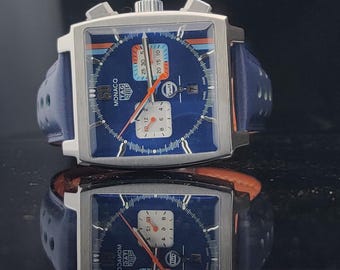 Reloj cronógrafo Tag Mónaco vintage, analógico automático, de acero inoxidable, esfera azul.