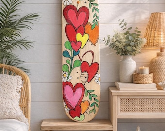 Handgemaltes Herz & Blumen Skateboard Deck | Bunter Pop Art Wand Dekor | Boho Liebe Brett | Einzigartiges Geschenk für Sie | Galerie-Stil Kunst
