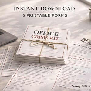 以下が含まれることがあります： 「OFFICE CRISIS KIT」と書かれた、ひもで束ねられた白い印刷可能なフォームの束。画像には、ラップトップ、マグカップ、多肉植物が含まれています。「INSTANT DOWNLOAD」と「6 PRINTABLE FORMS」と書かれたテキスト。